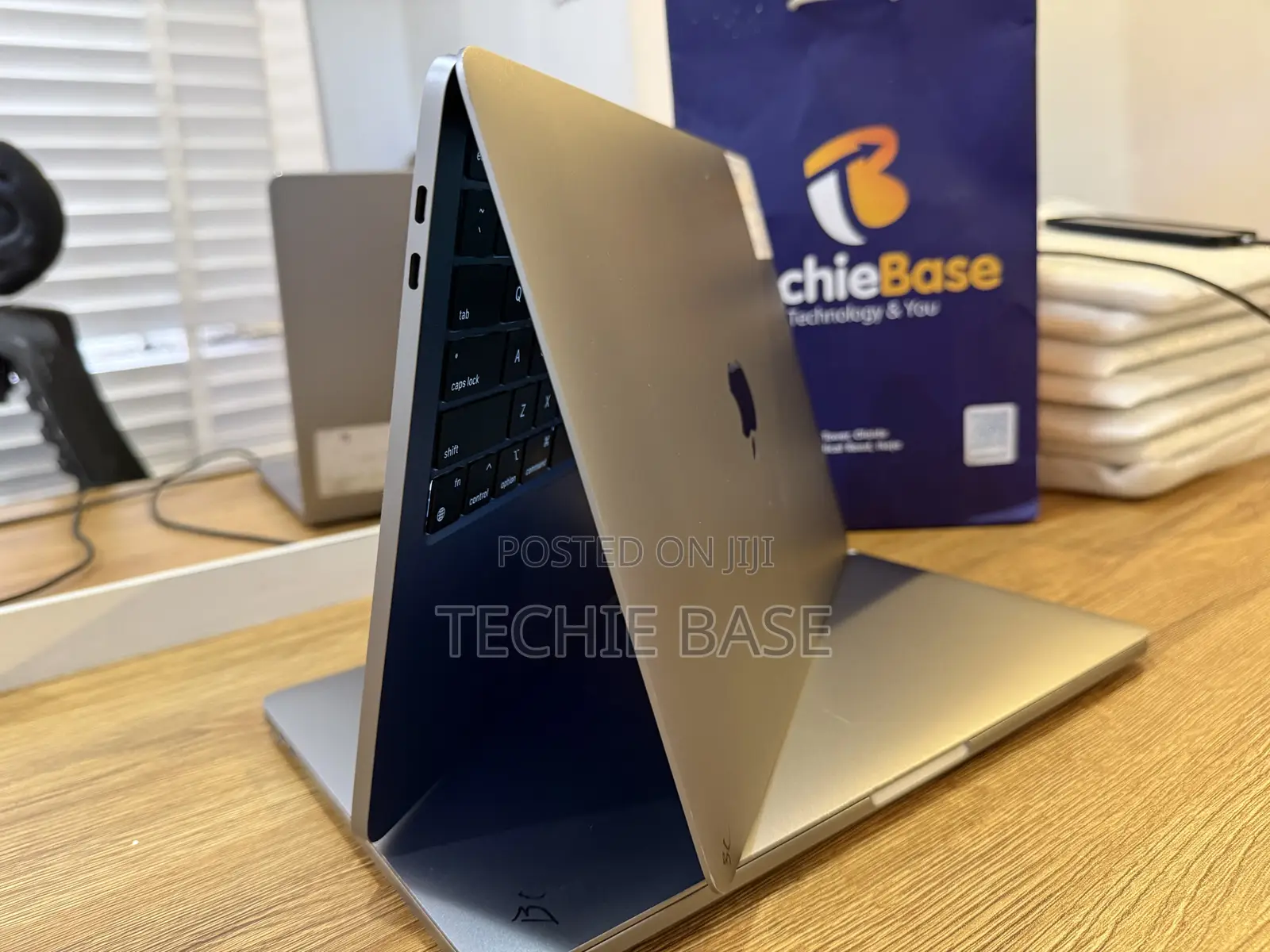 Laptop Apple MacBook Pro 2020 M1 8GB Apple M1 SSD 256GB