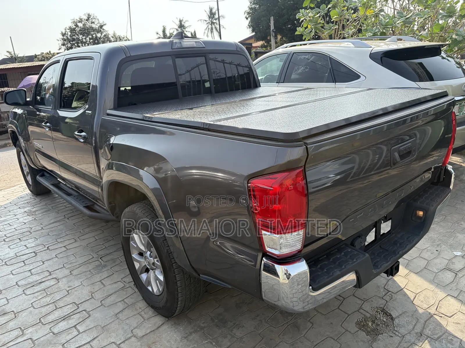 Toyota Tacoma SR5 2017 Gray