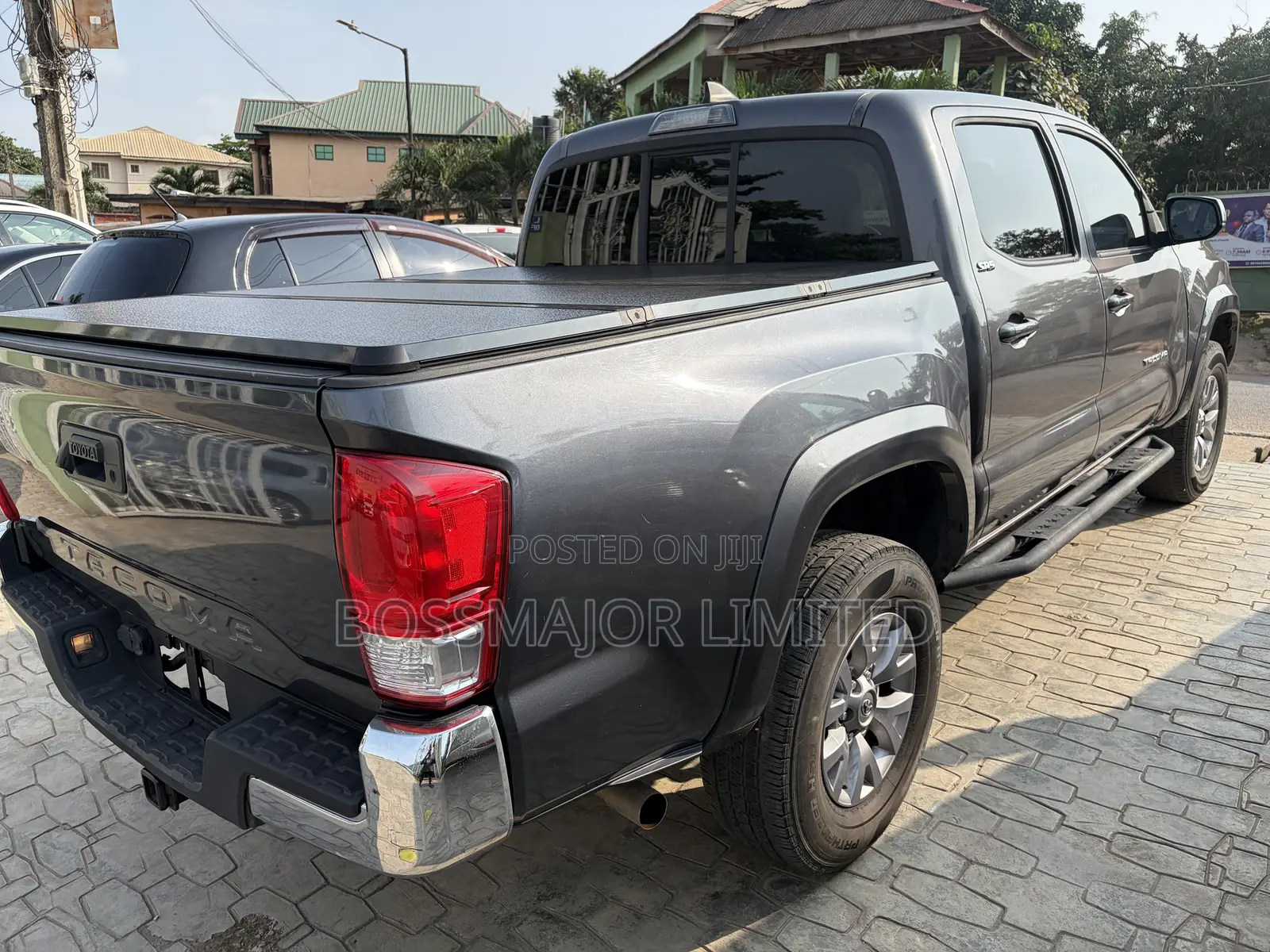 Toyota Tacoma SR5 2017 Gray