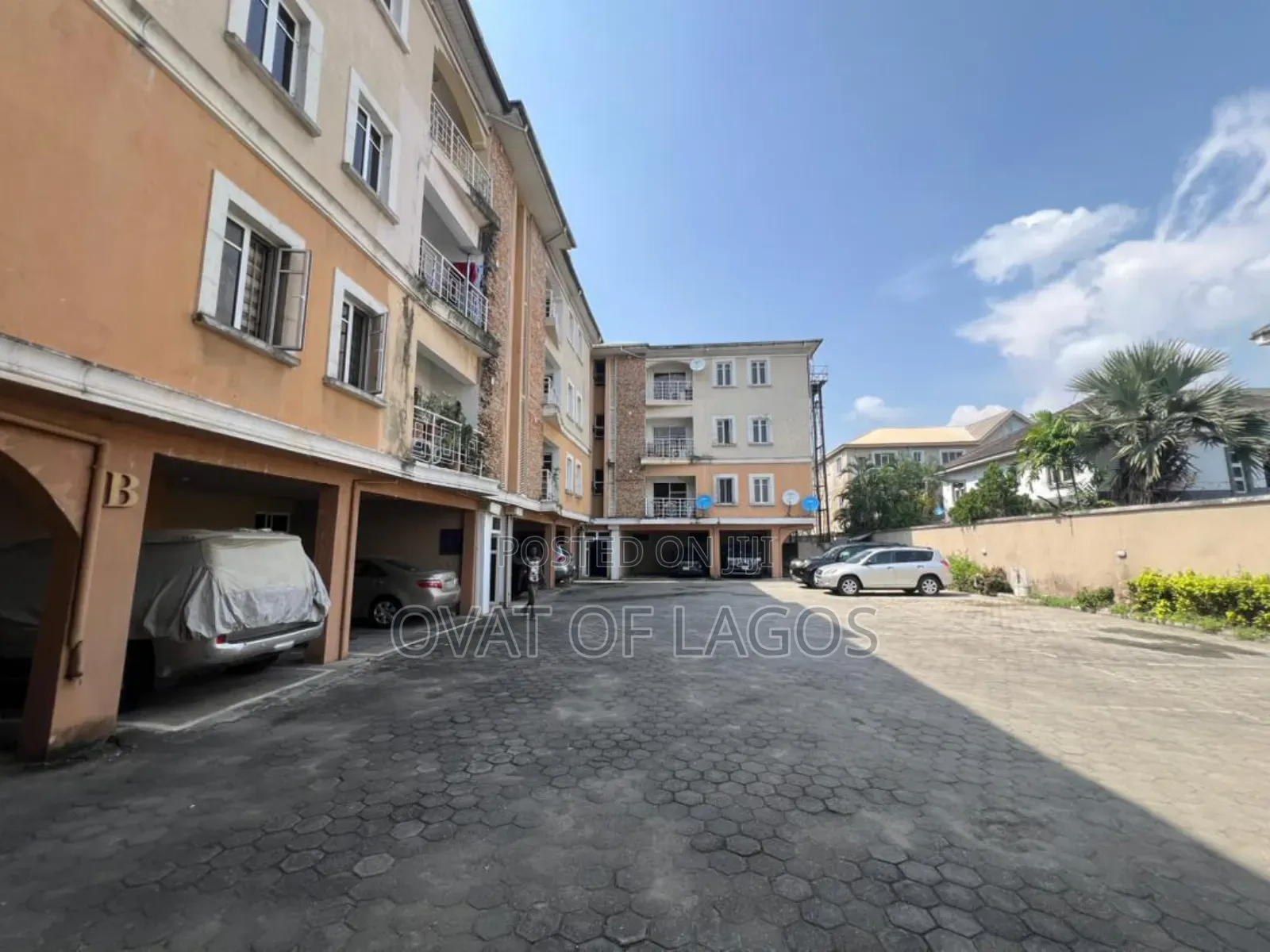 3bdrm Apartment in Oniru, Victoria Island for sale