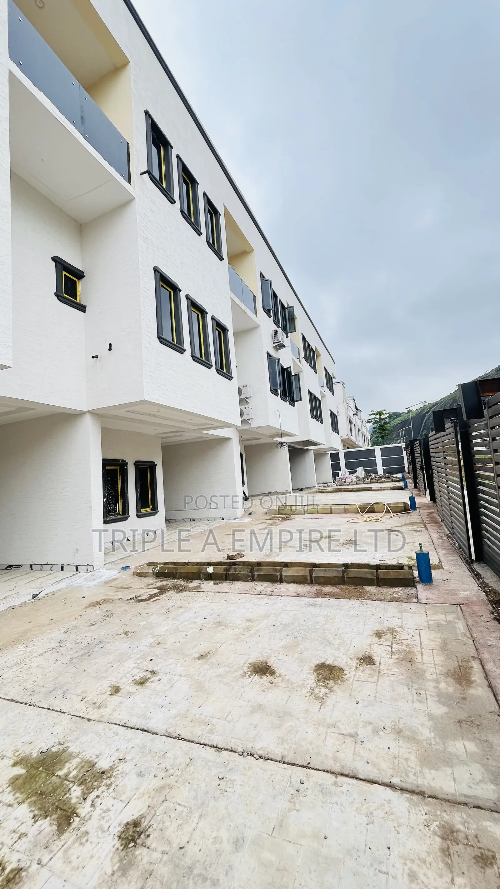 4bdrm Townhouse/Terrace in Katampe (Main) for sale