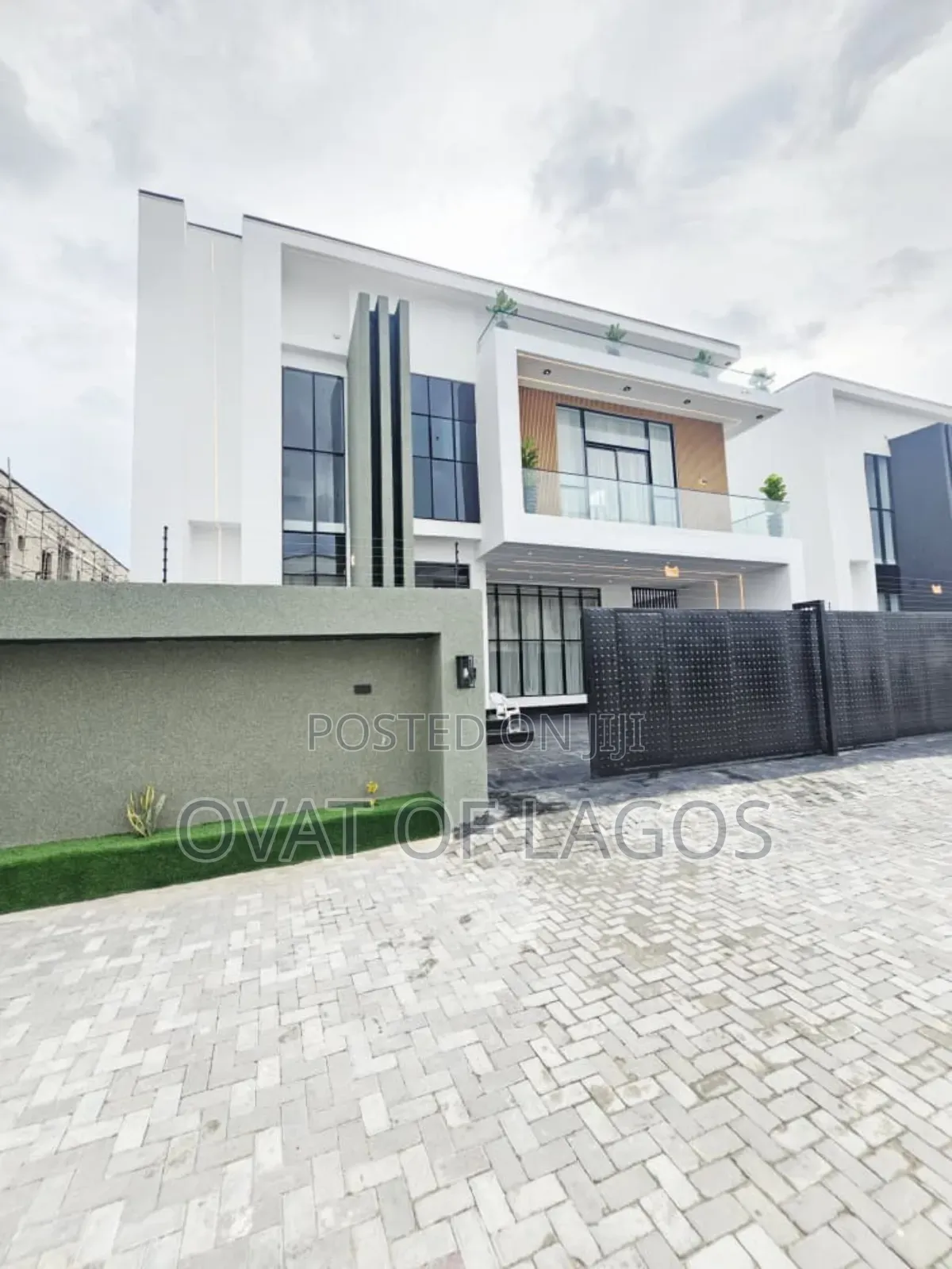 5bdrm Duplex in Harris Drive, VGC / Ajah for sale