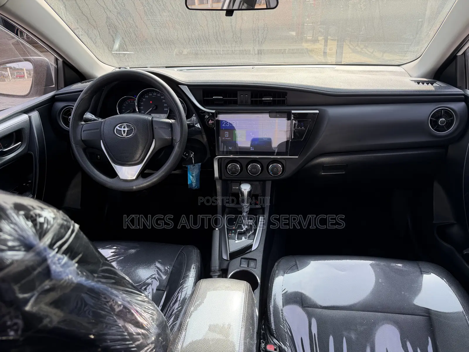 Toyota Corolla LE 2020 White
