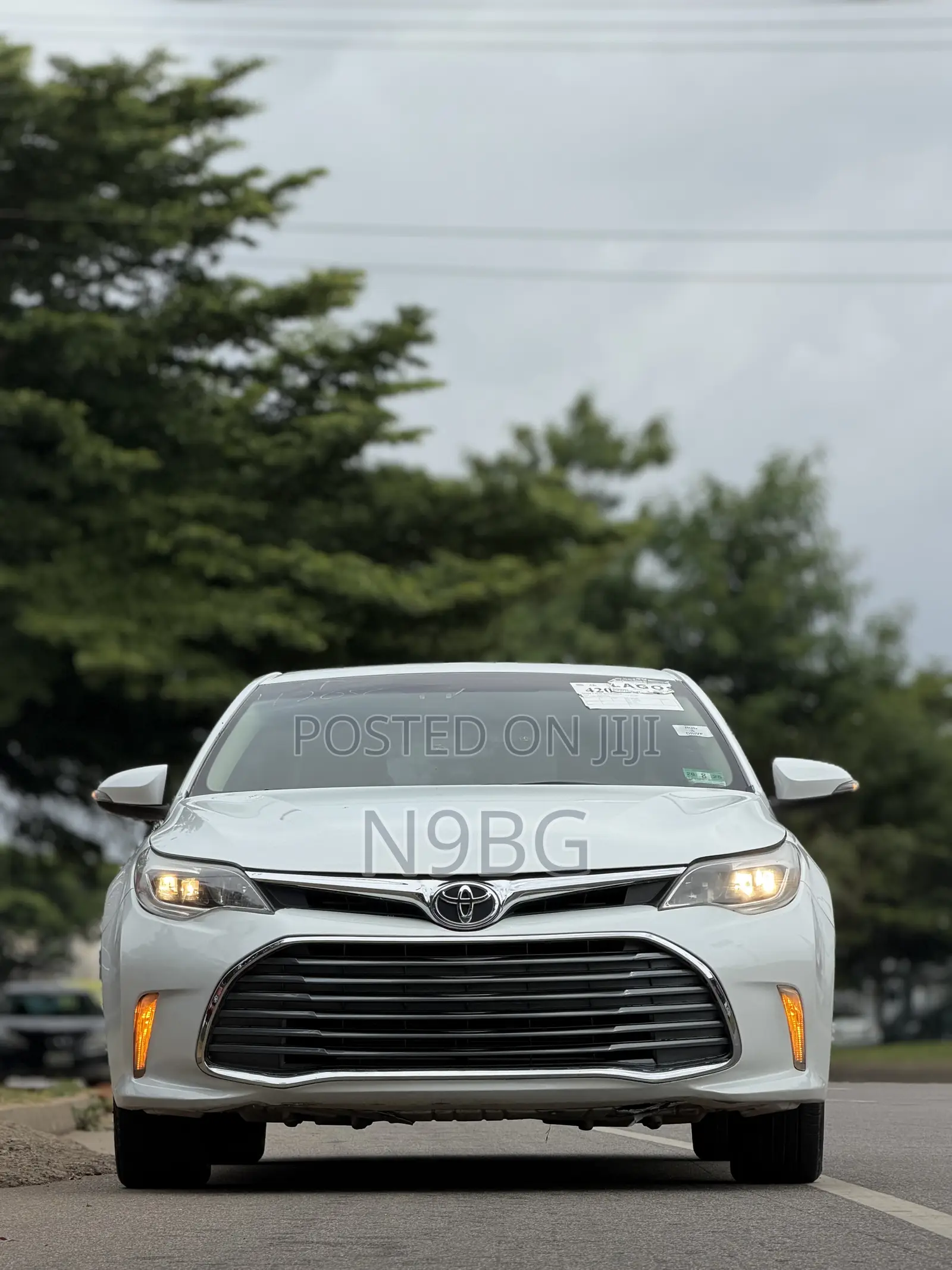 Toyota Avalon XLE FWDSedan (3.6L 6cyl 6A) 2016 White