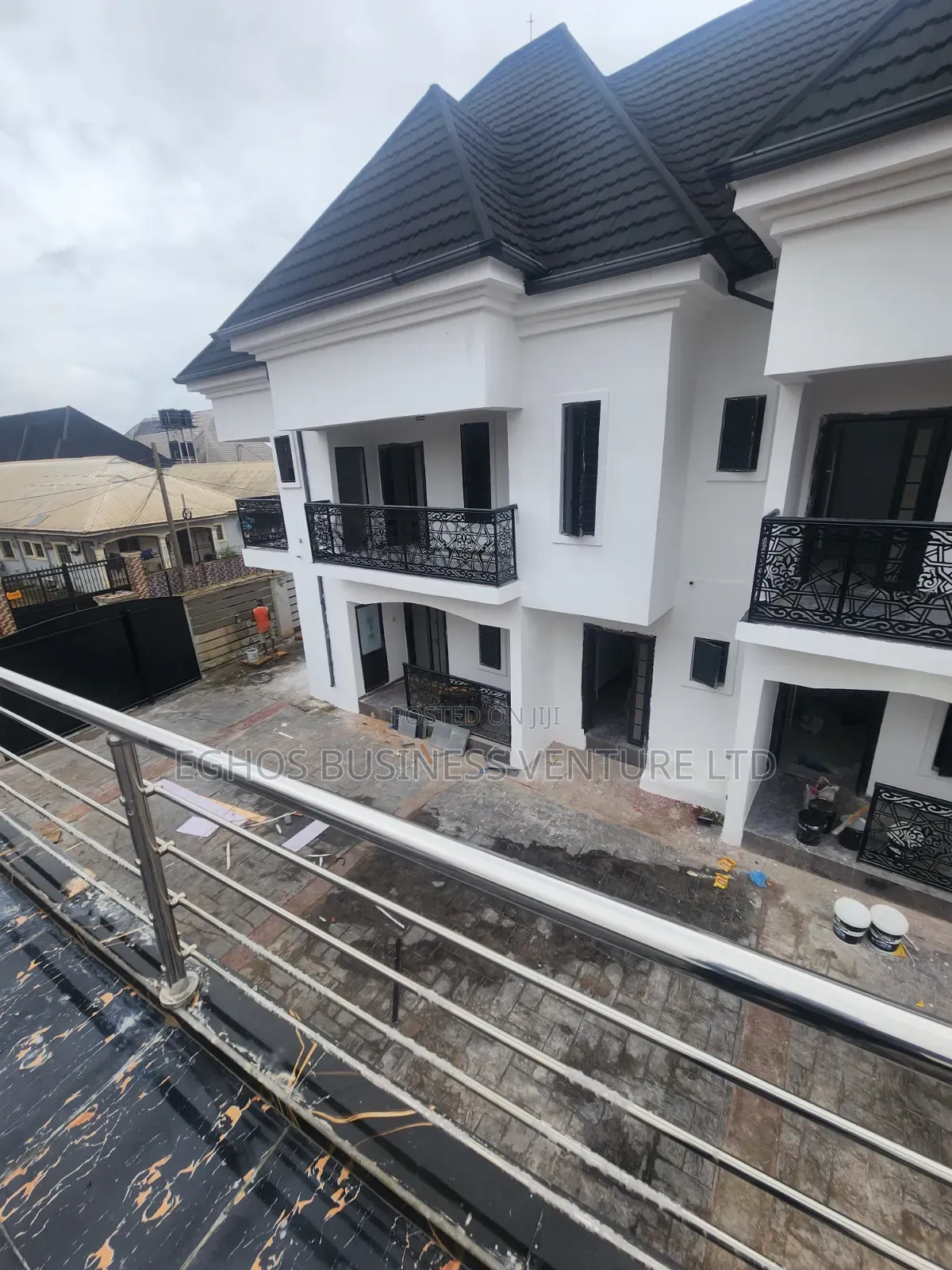 11bdrm Block of Flats in Mtn Mast Ugbor Gra, Benin City for sale