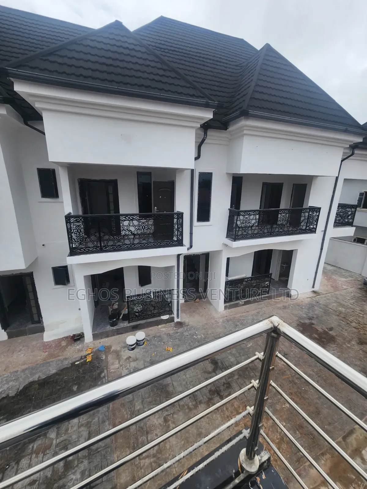 11bdrm Block of Flats in Mtn Mast Ugbor Gra, Benin City for sale