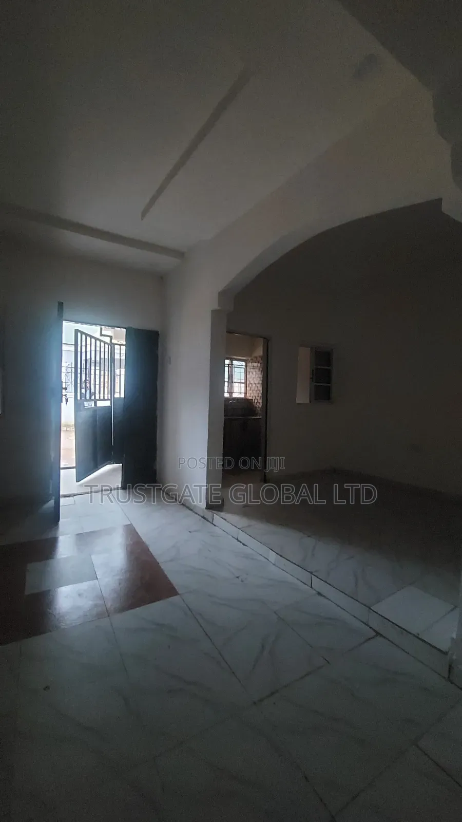 2bdrm Block of Flats in Idu Industrial for rent
