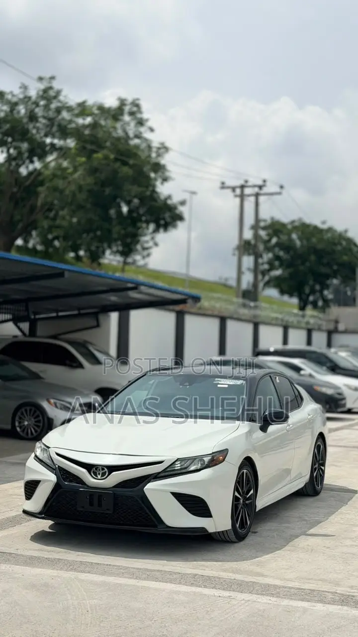 Toyota Camry XSE FWD 2020 White