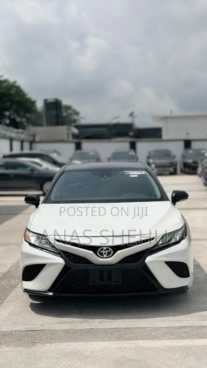 Toyota Camry XSE FWD 2020 White