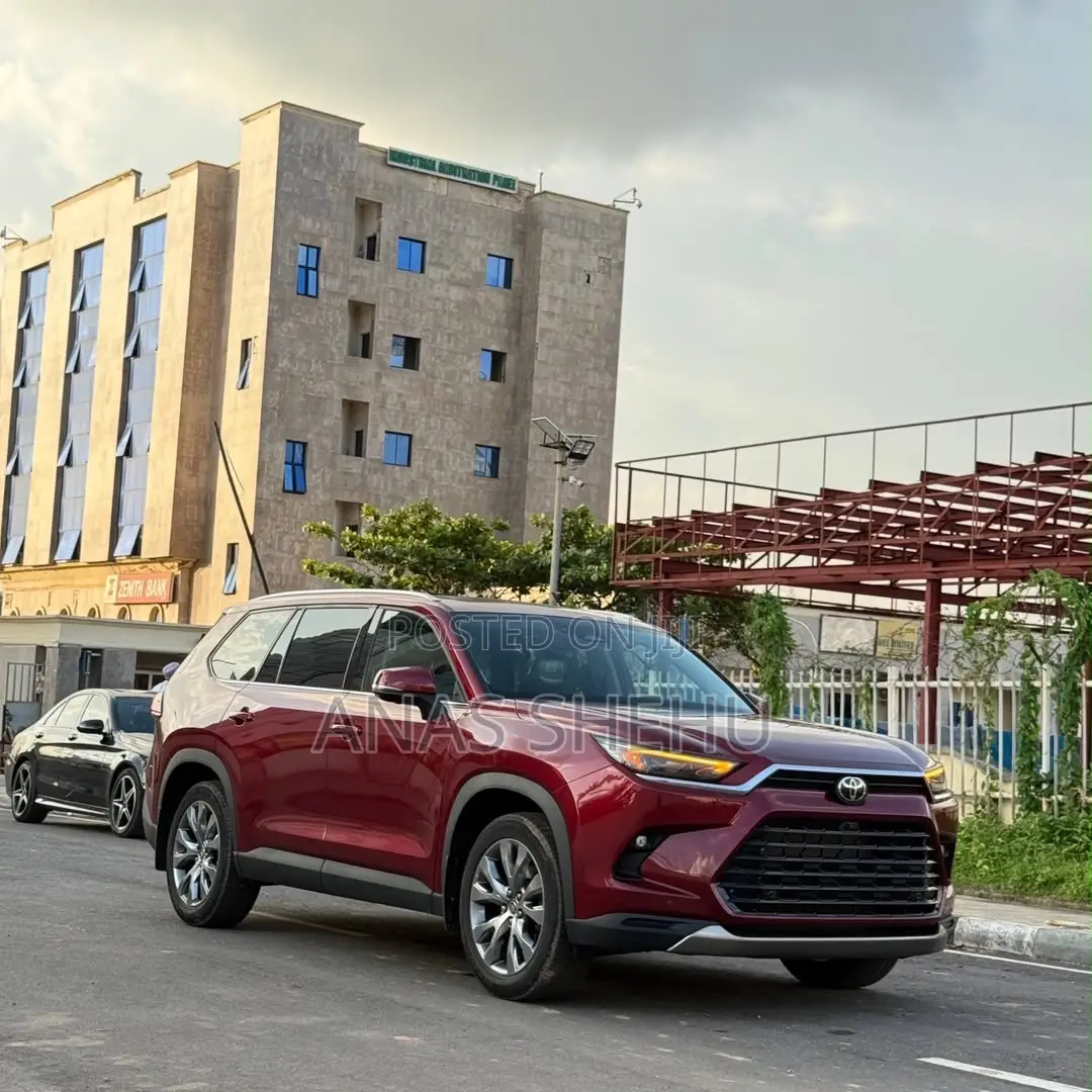 Toyota Highlander Platinum AWD 2024 Red