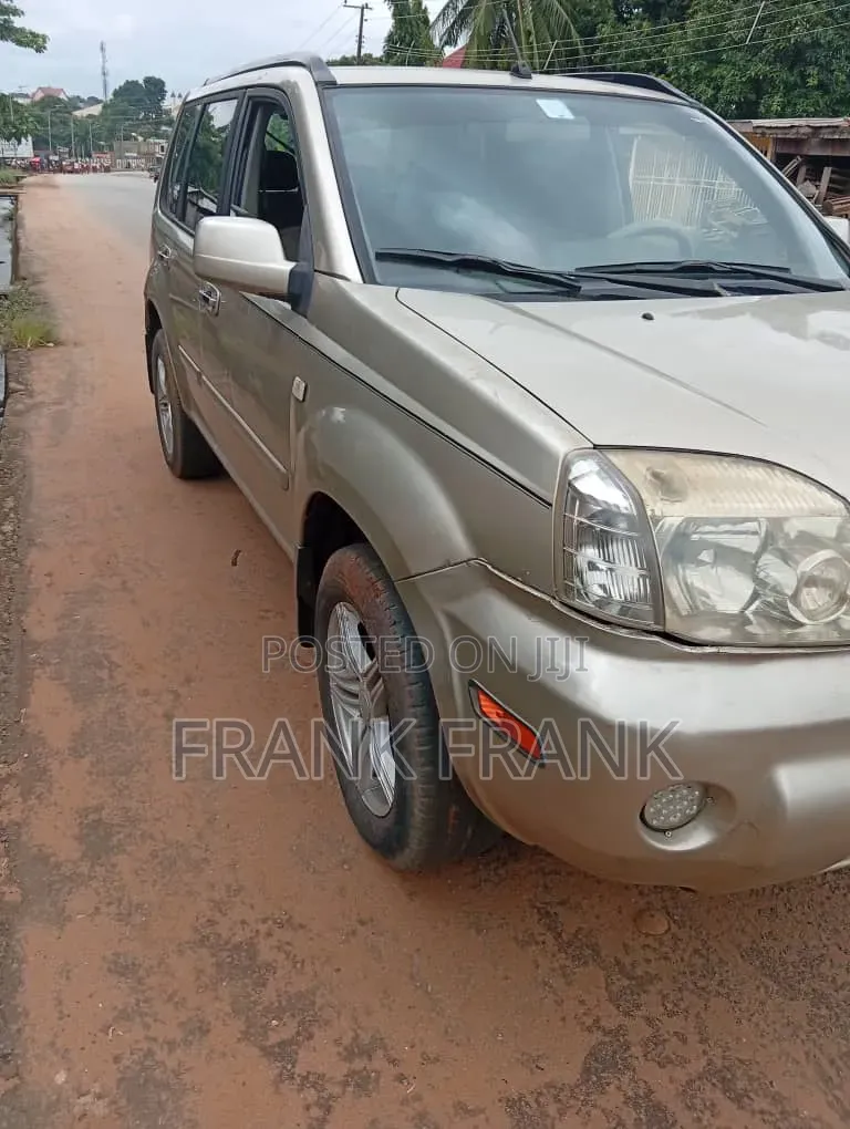 Nissan X-Trail 2005 Gold