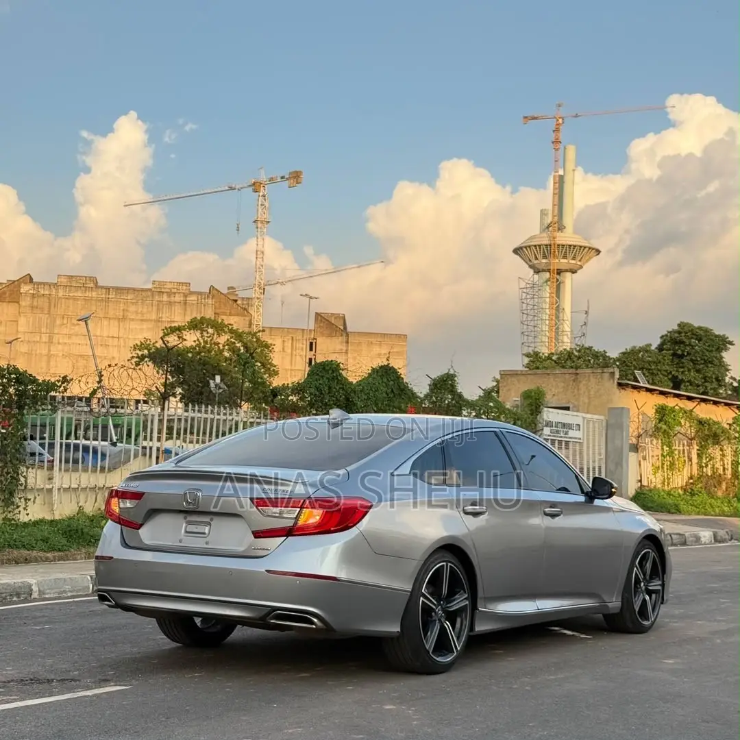 Honda Accord Touring 2018 Silver