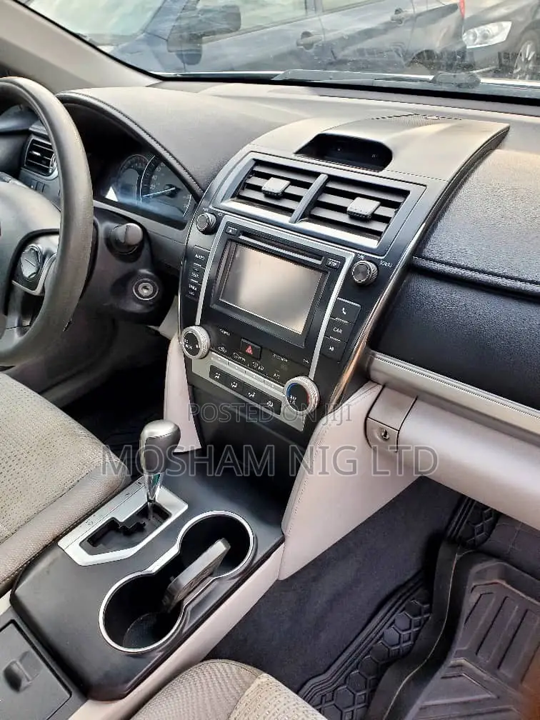 Toyota Camry 2012 Silver