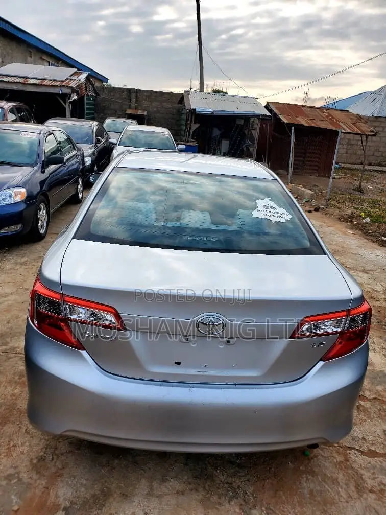 Toyota Camry 2012 Silver