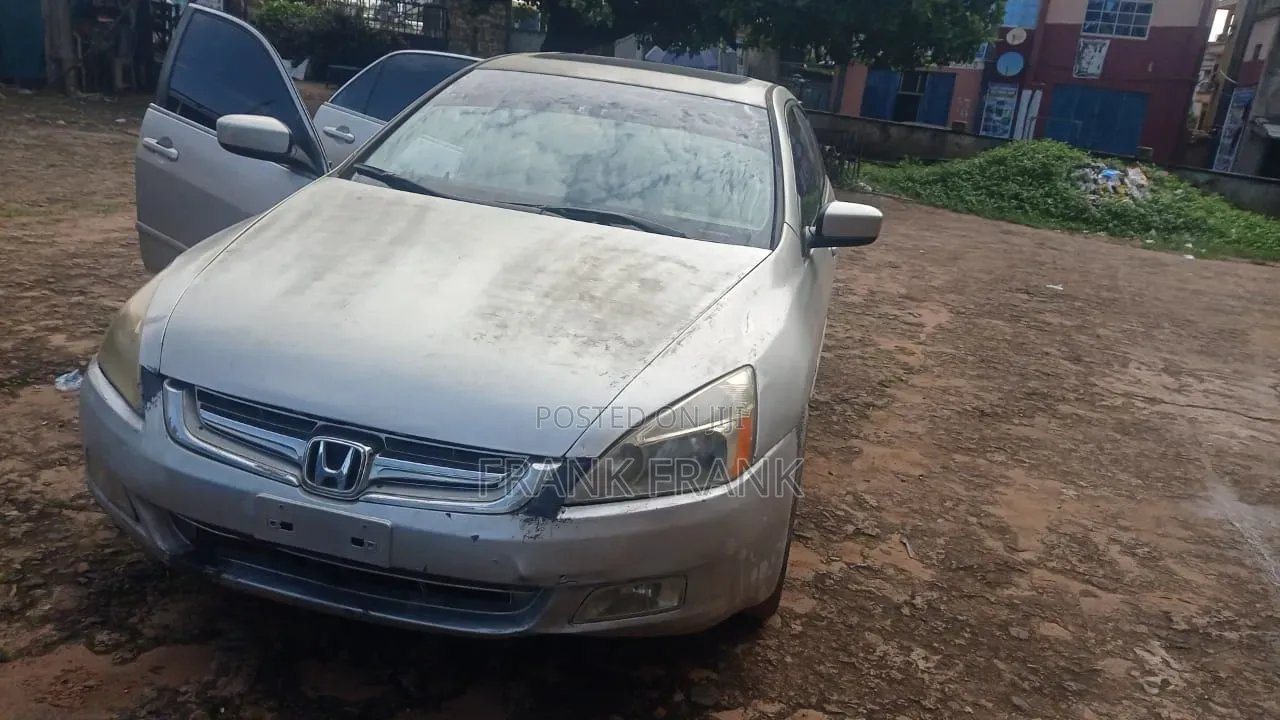 Honda Accord 2004 Silver