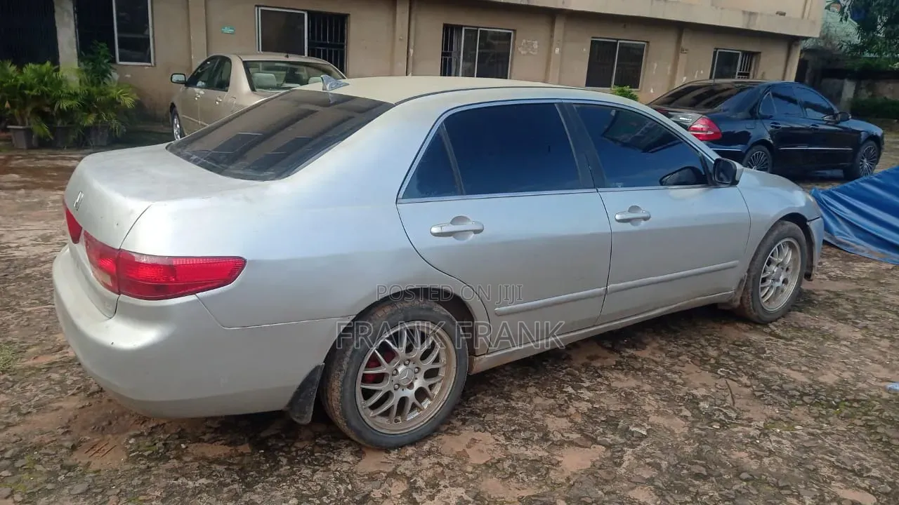 Honda Accord 2004 Silver