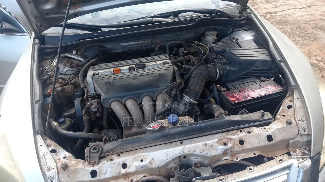 Honda Accord 2004 Silver