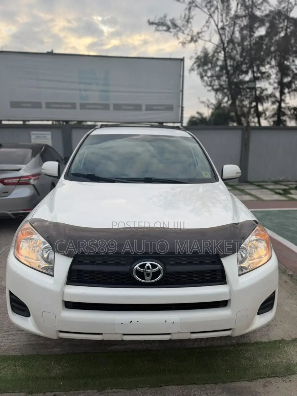 Toyota RAV4 2010 White