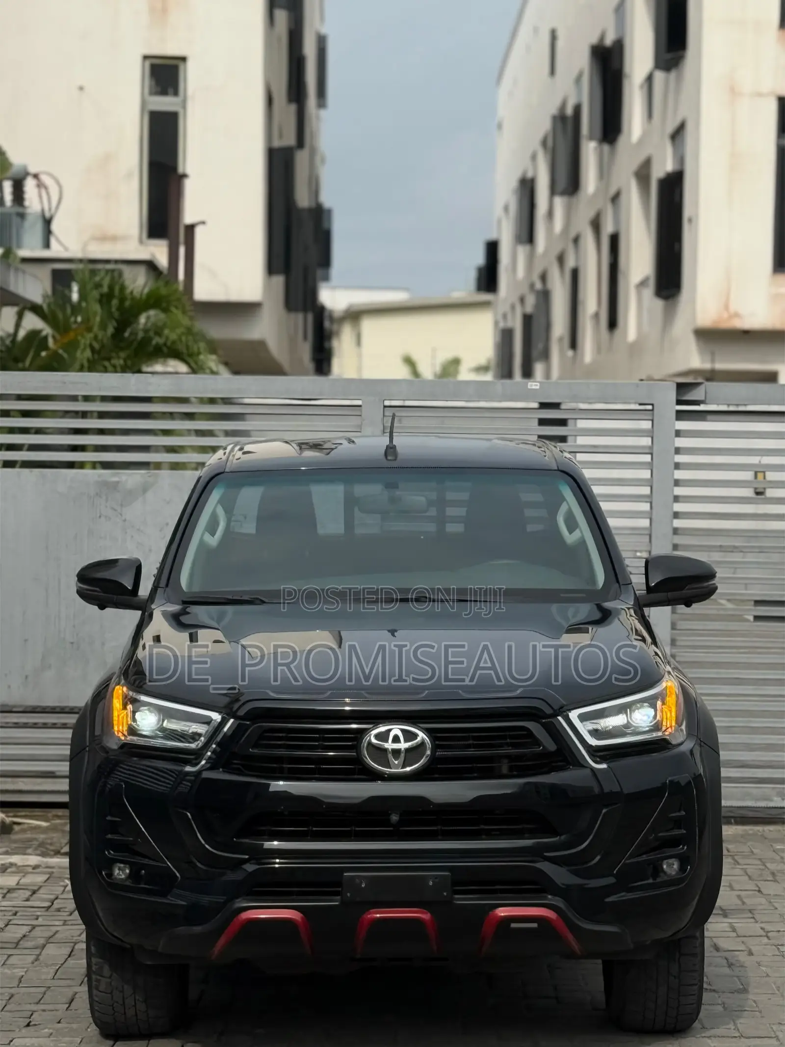 Toyota Hilux 2024 Black