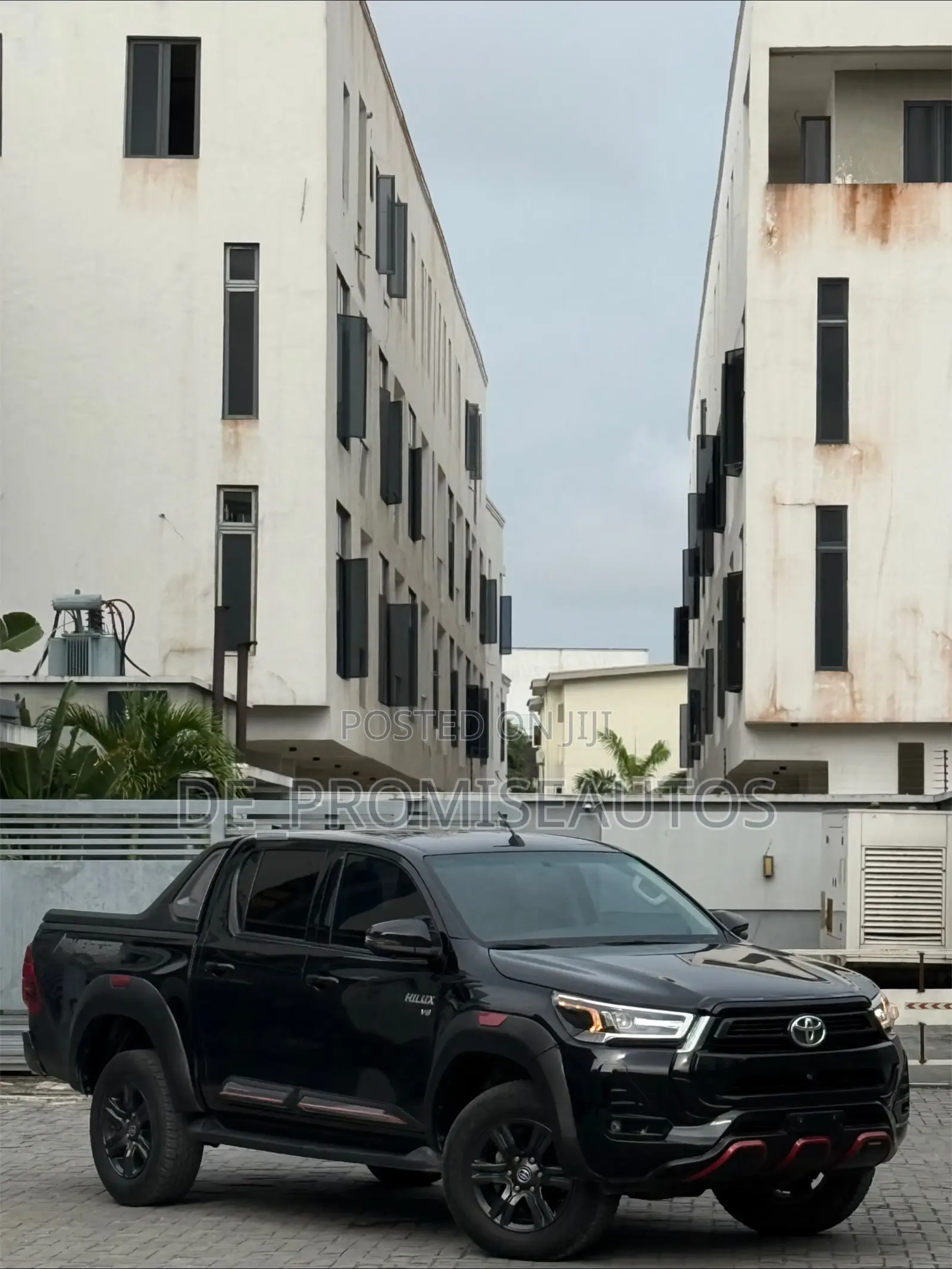 Toyota Hilux 2024 Black