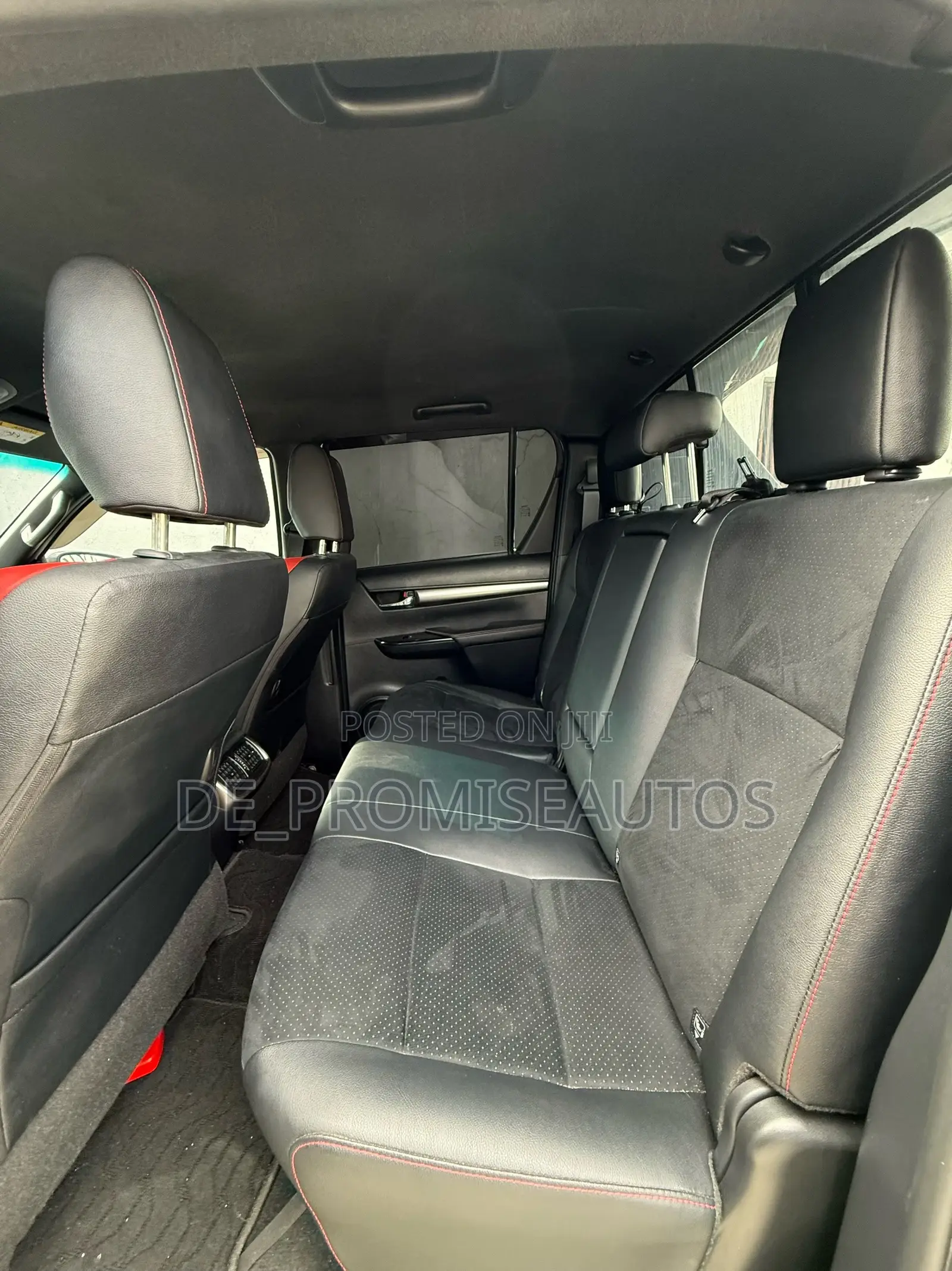 Toyota Hilux 2023 White