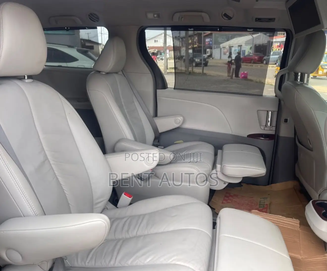 Toyota Sienna XLE 7 Passenger Mobility 2011 Gray
