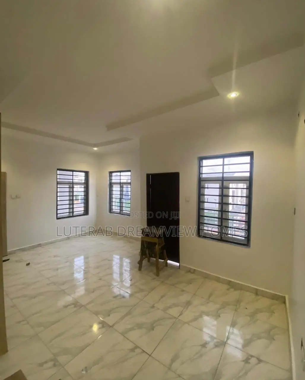 4bdrm Townhouse / Terrace in Wuye Main for rent