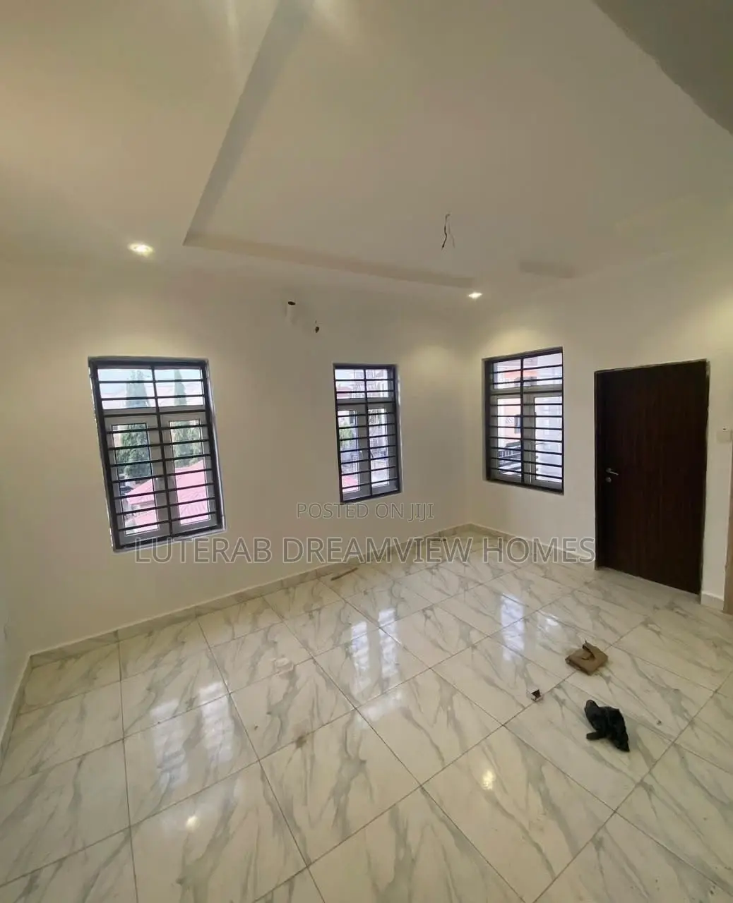 4bdrm Townhouse / Terrace in Wuye Main for rent