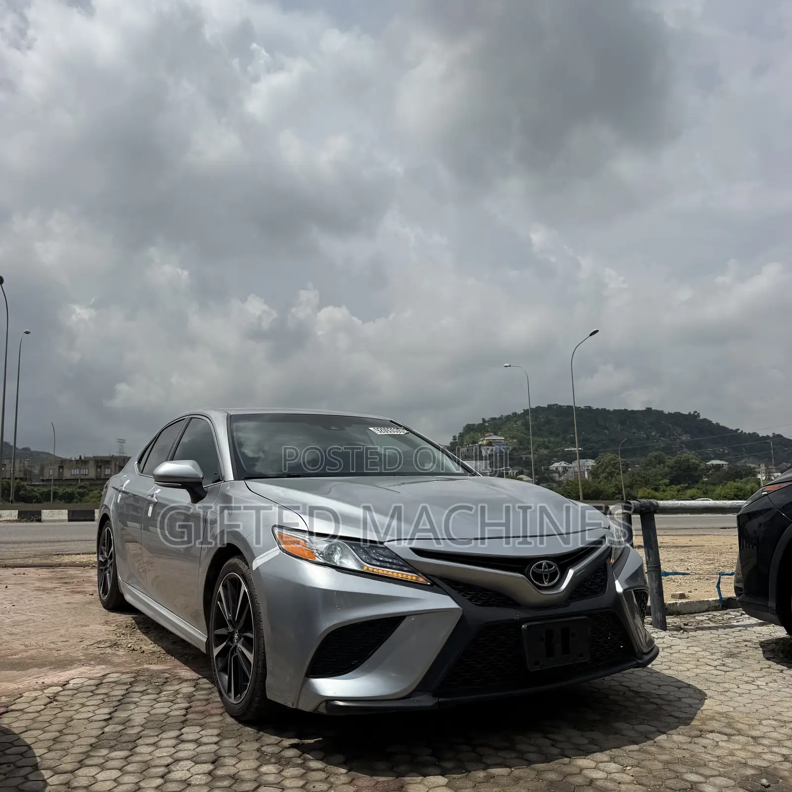 Toyota Camry 2019 Silver
