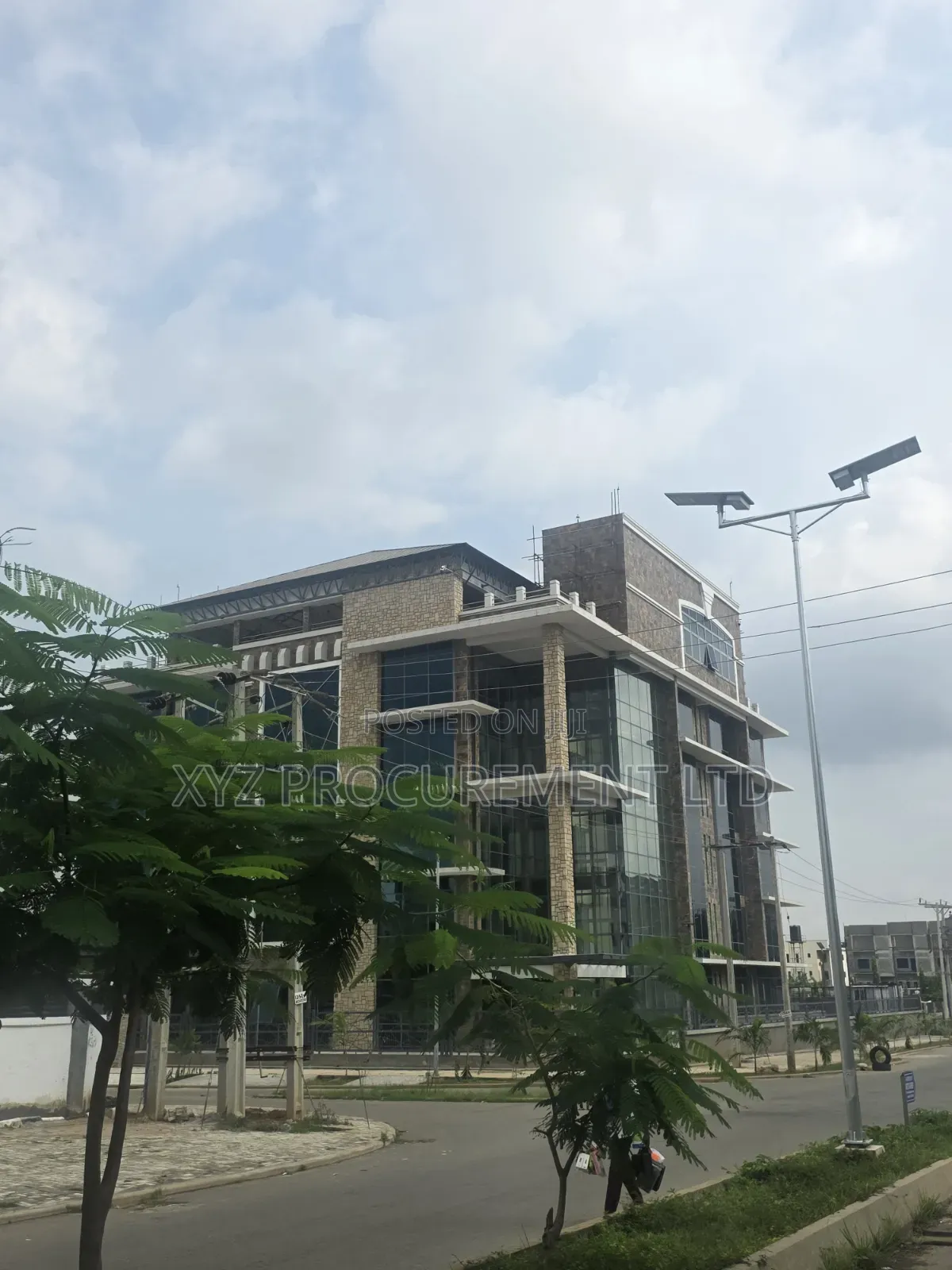 Massive Building for Sale in Jahi Main