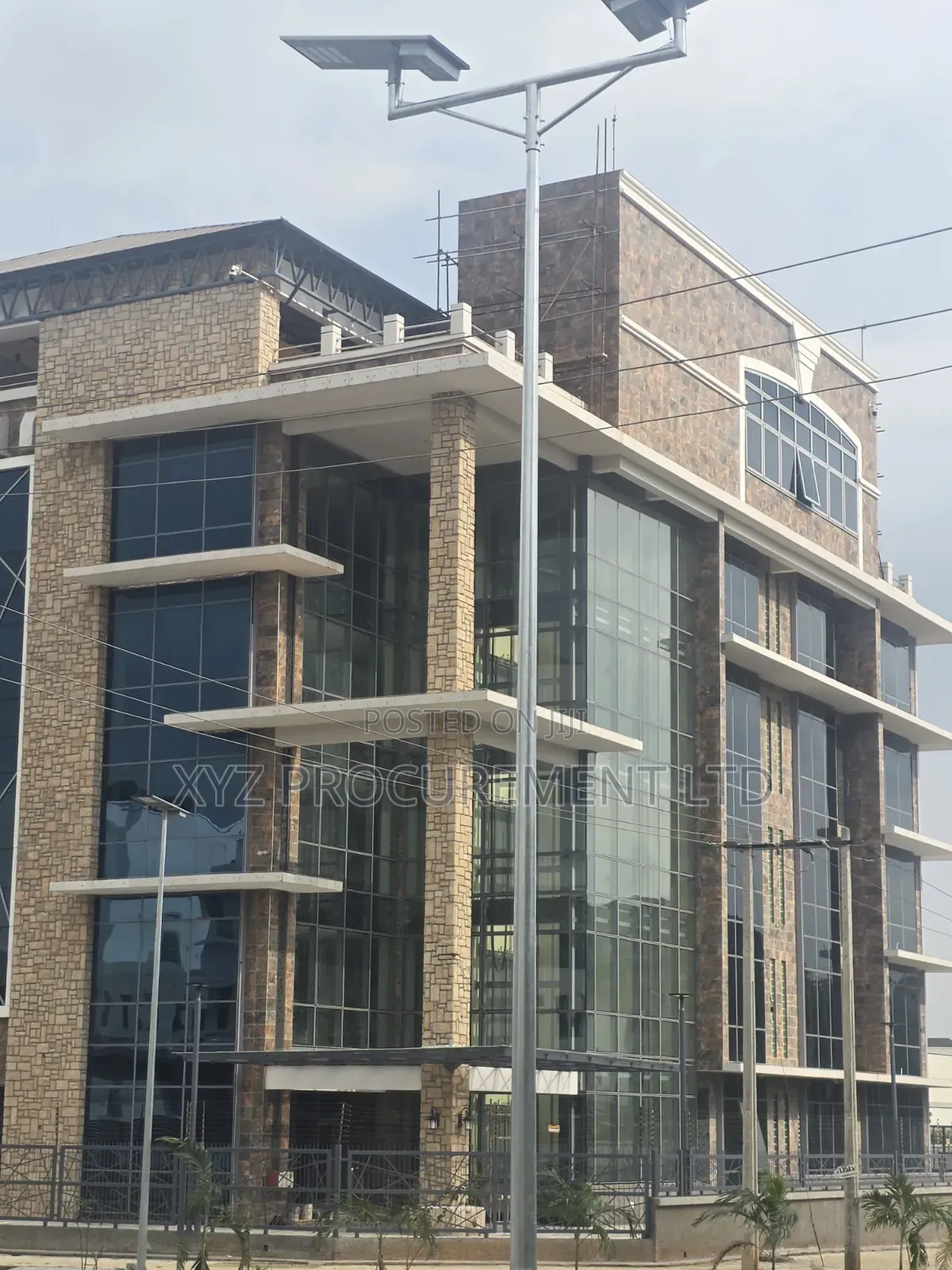 Massive Building for Sale in Jahi Main