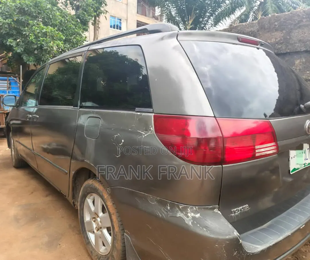 Toyota Sienna 2005 Gray