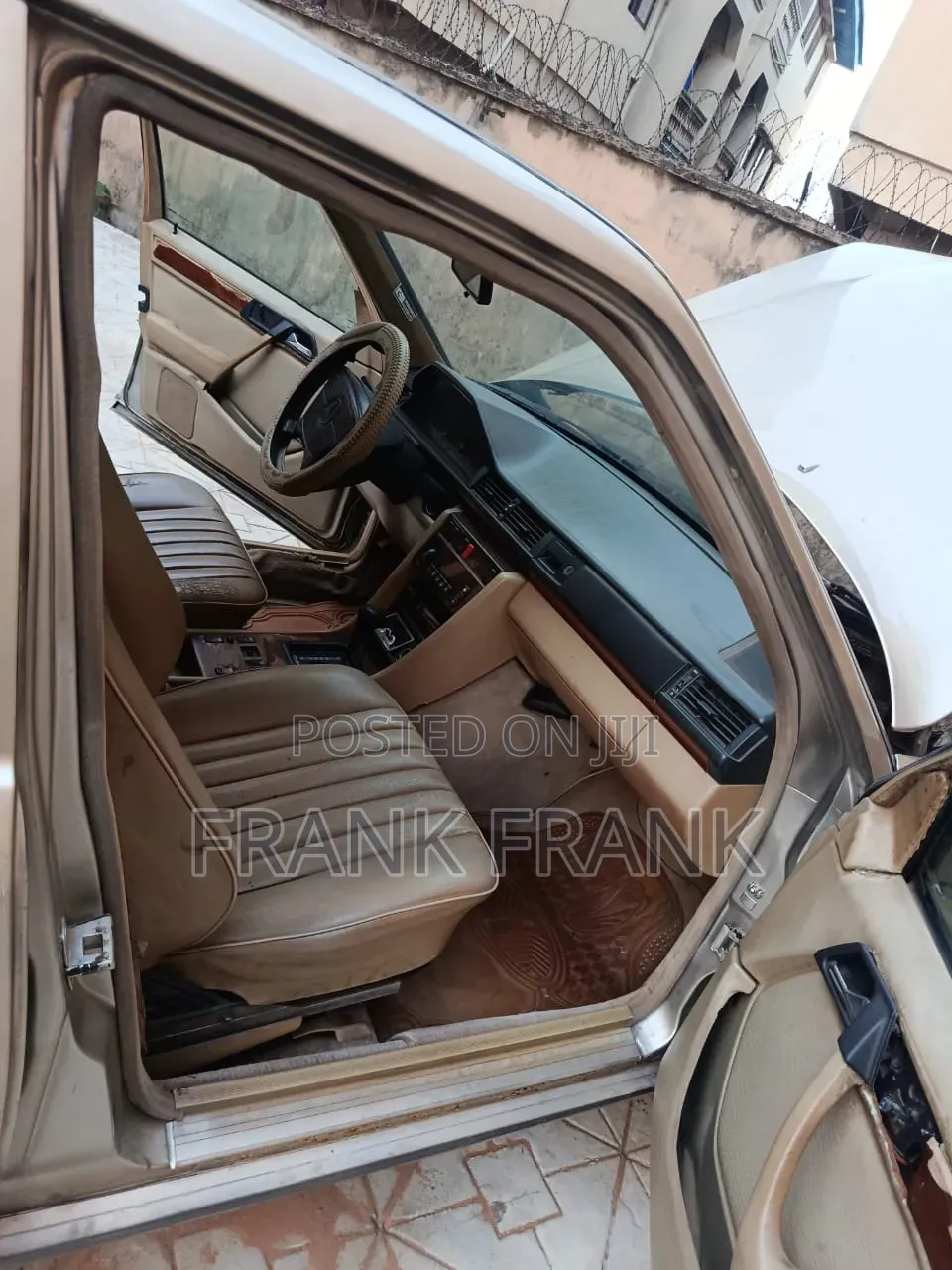 Mercedes-Benz 230E 1999 Gold