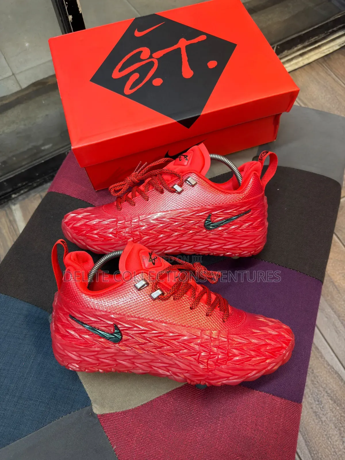 New Inn  
Nike ST Charge Available in Store 