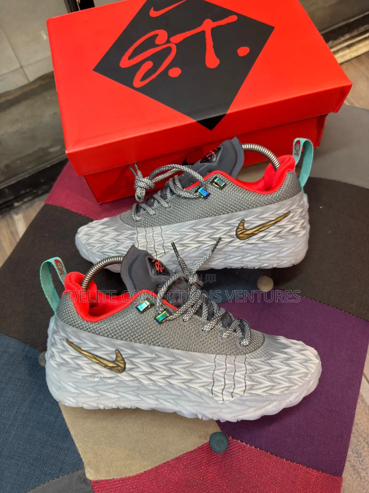 New Inn  
Nike ST Charge Available in Store 