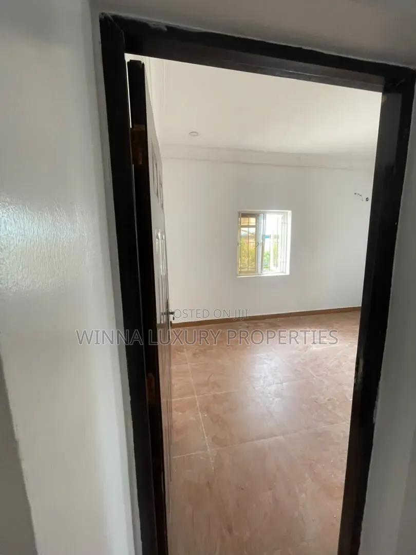 3bdrm Bungalow in Von Gargen City, Lugbe District for rent