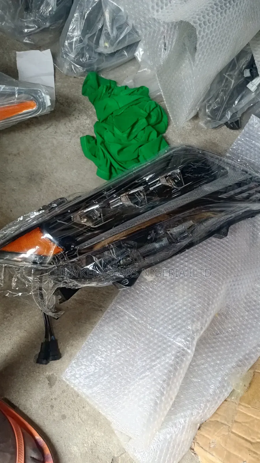 Toyota Venza Headlight LED With 3torch Original