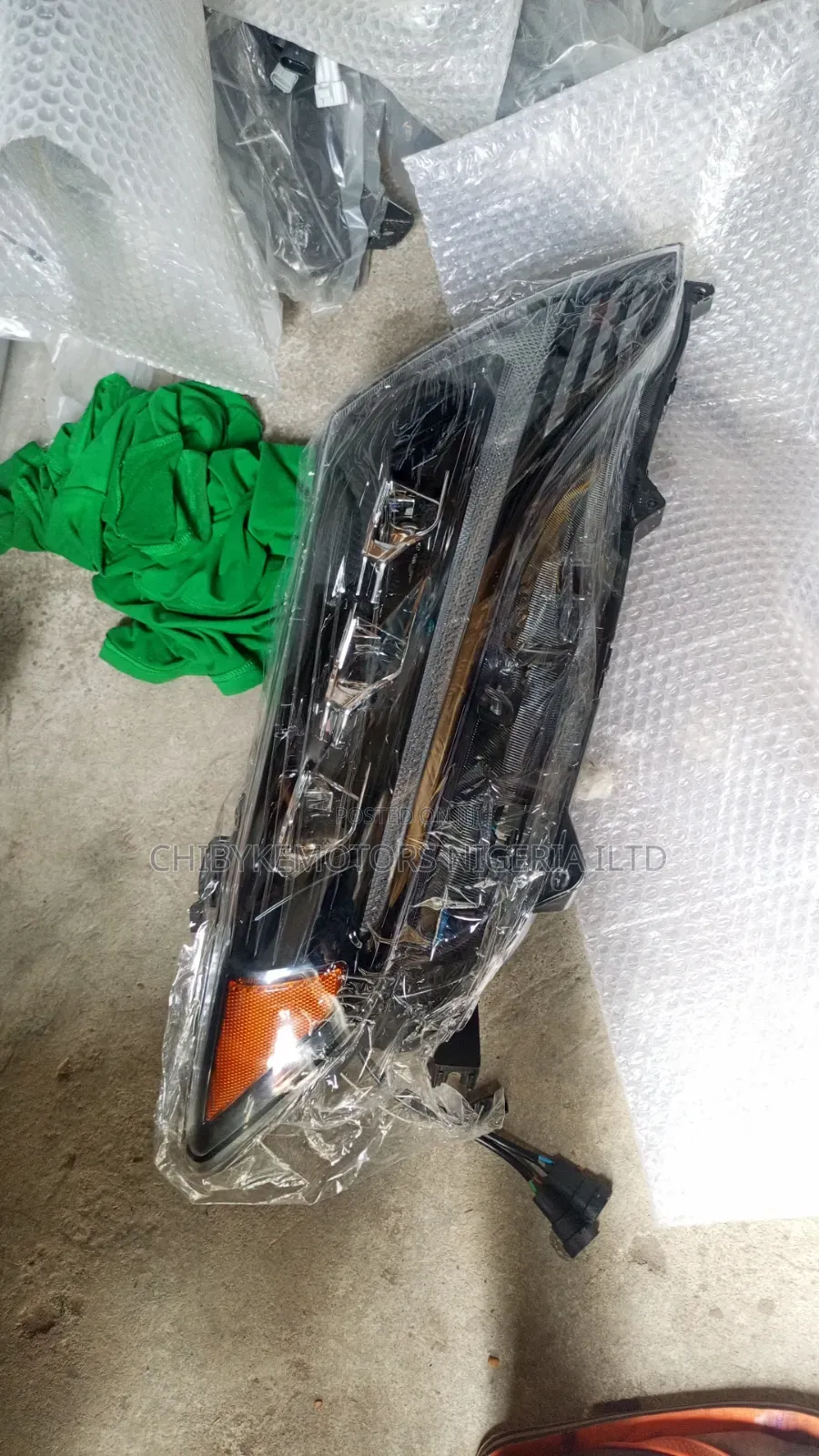 Toyota Venza Headlight LED With 3torch Original
