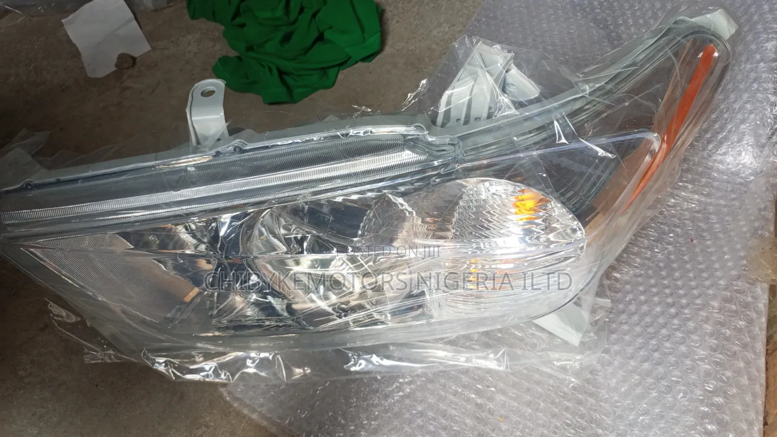 Toyota Highlander 2012 Headlights Original