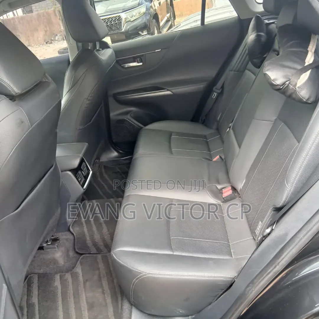 Toyota Venza Limited AWD 2024 Blue