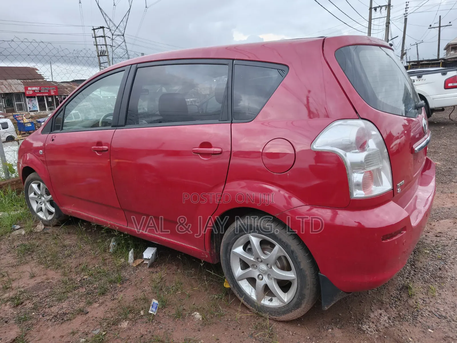 Toyota Verso 2009 Red