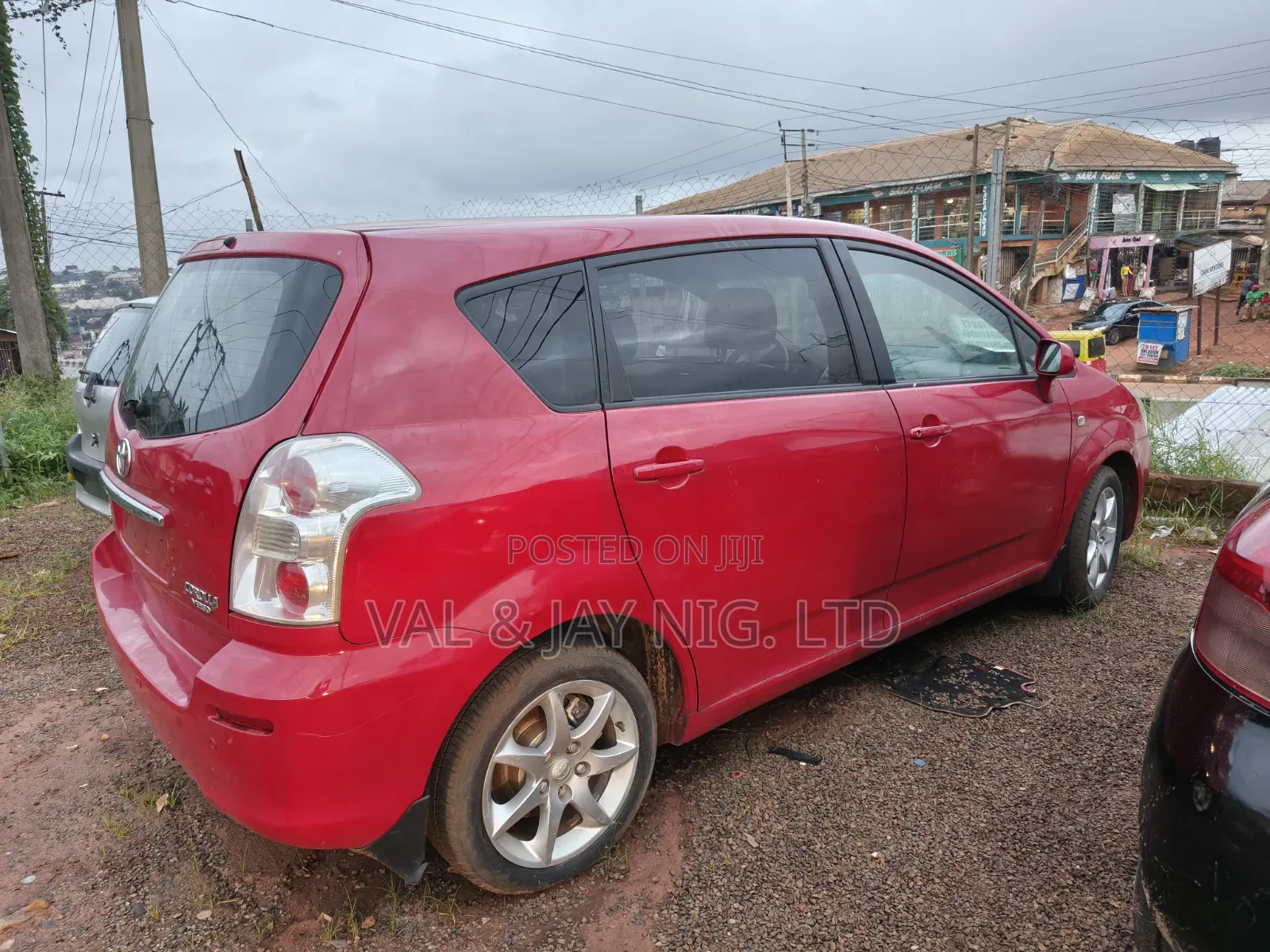 Toyota Verso 2009 Red