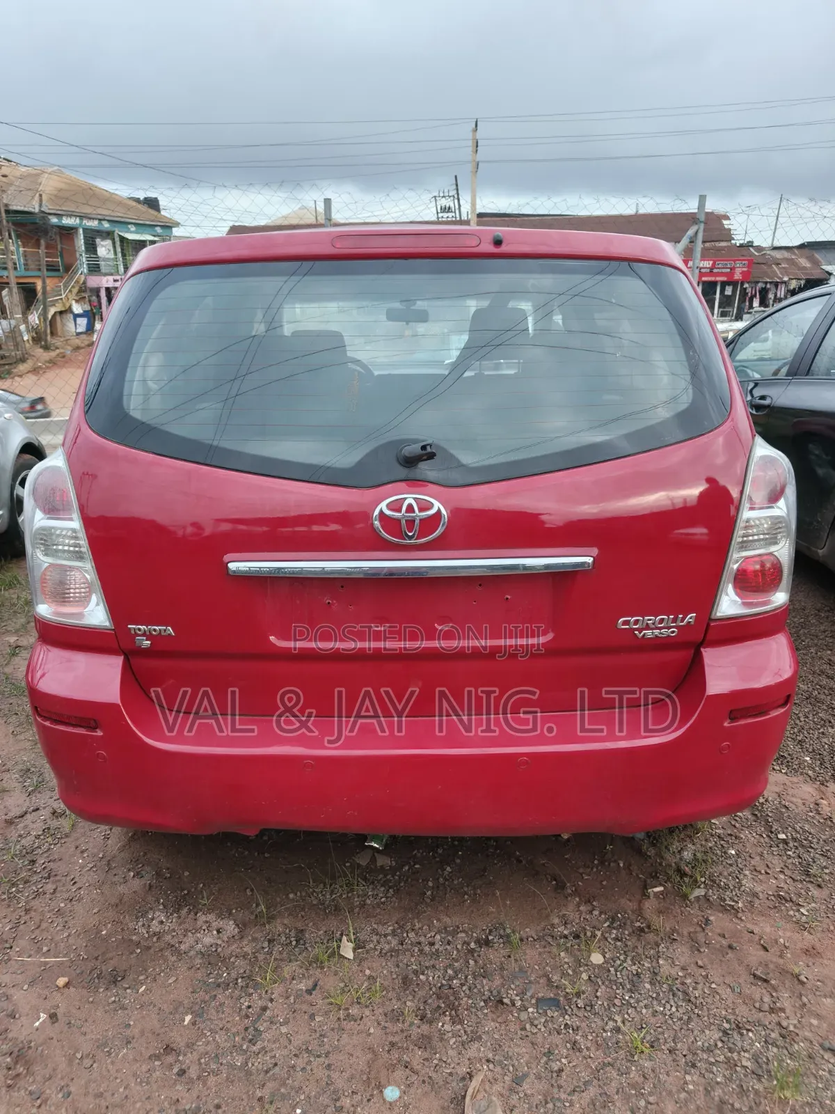 Toyota Verso 2009 Red