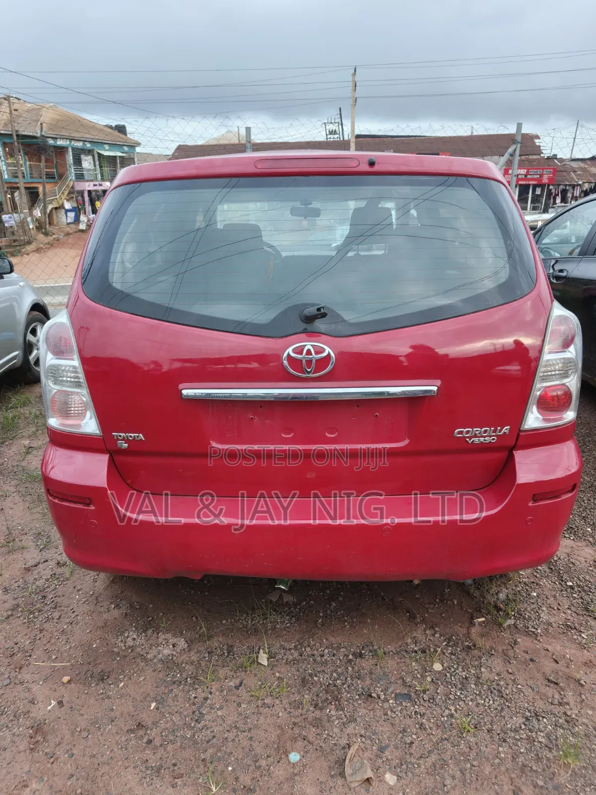 Toyota Verso 2009 Red