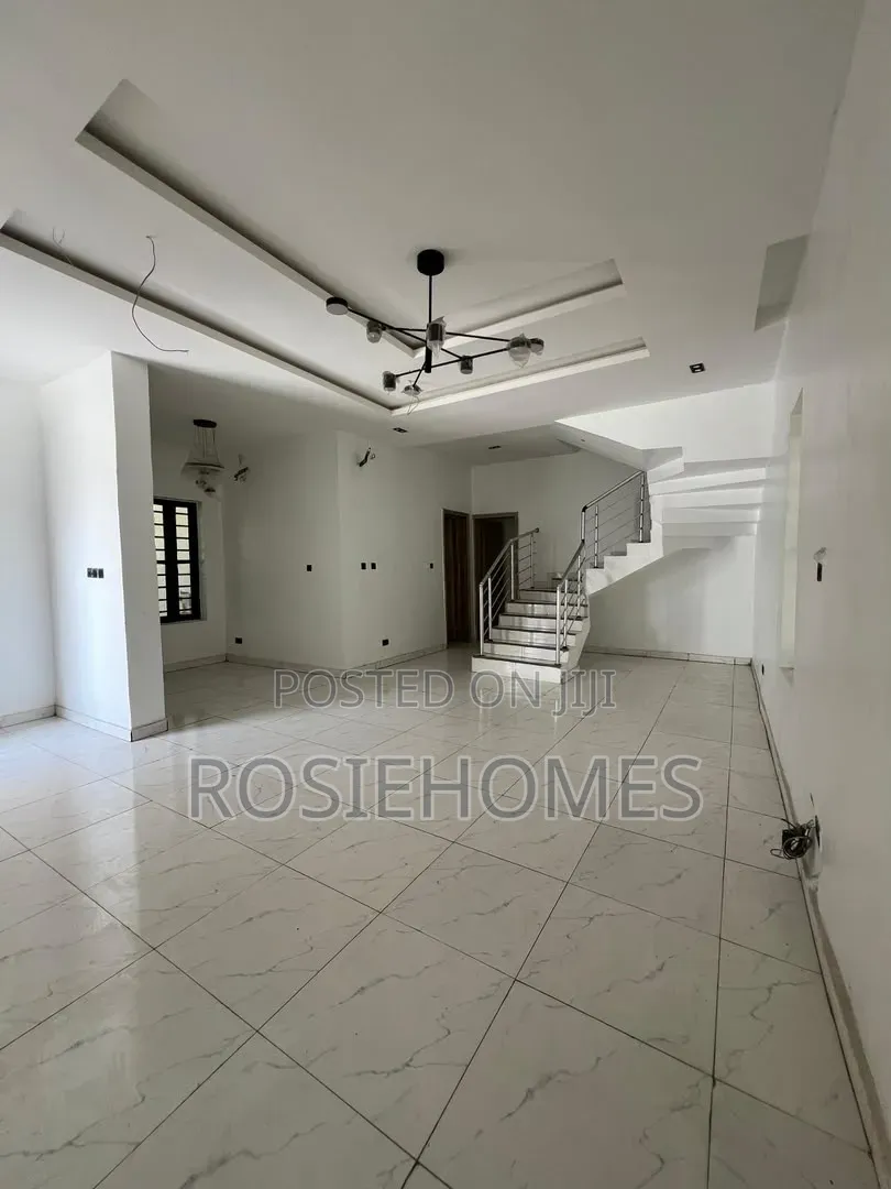 4bdrm Duplex in Orchid, Lekki Phase 1 for rent