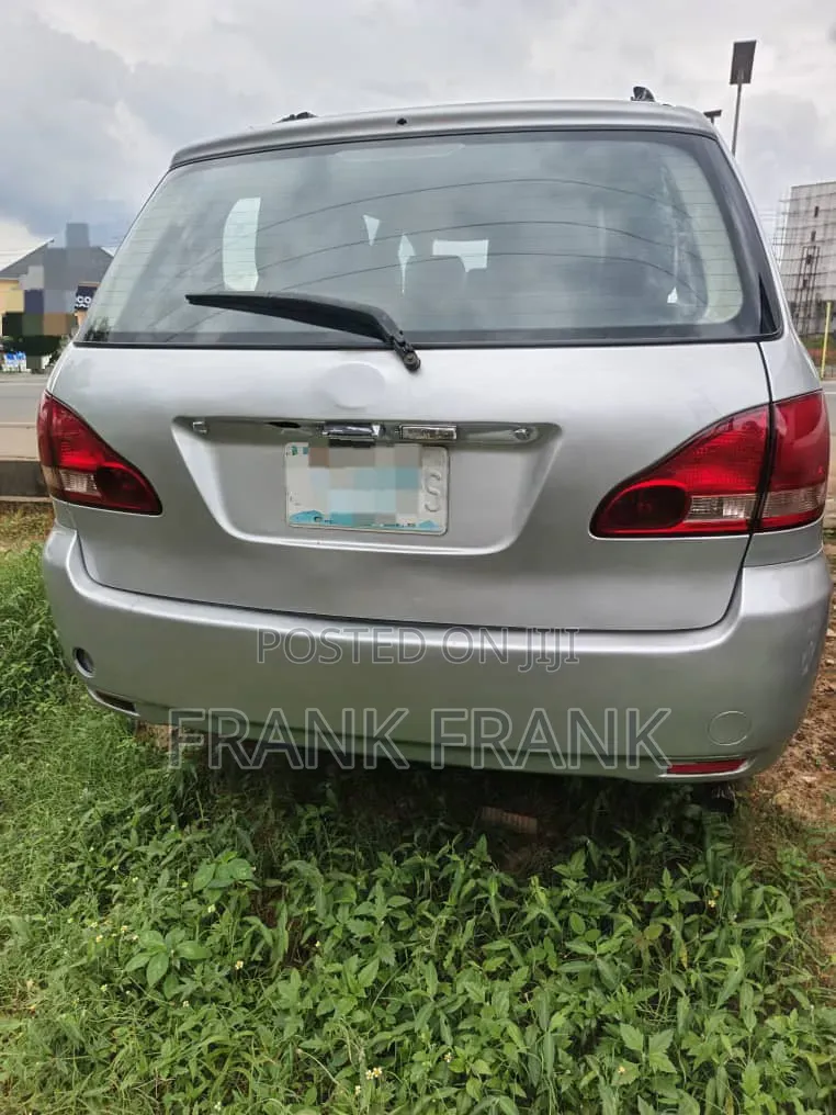 Toyota Picnic 2.0 FWD 2006 Silver