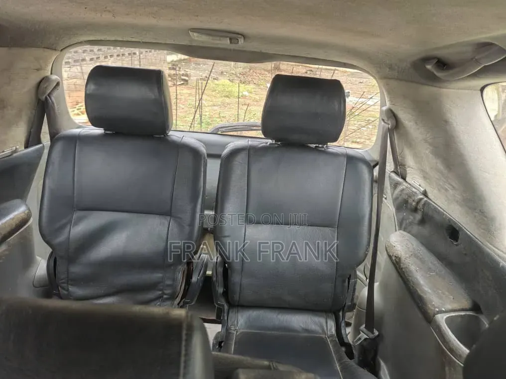 Toyota Picnic 2.0 FWD 2006 Silver
