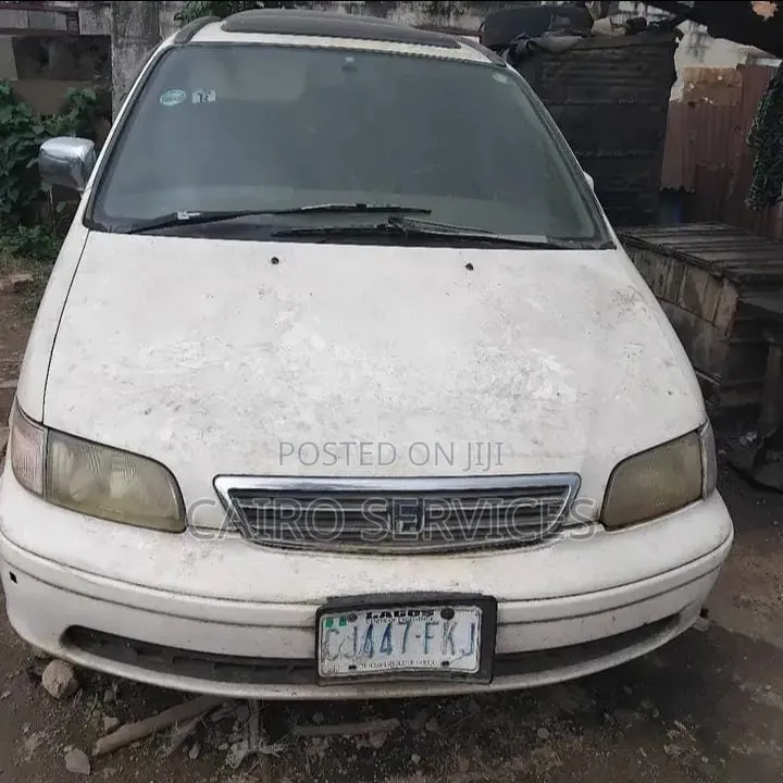 Honda Shuttle 2001 White