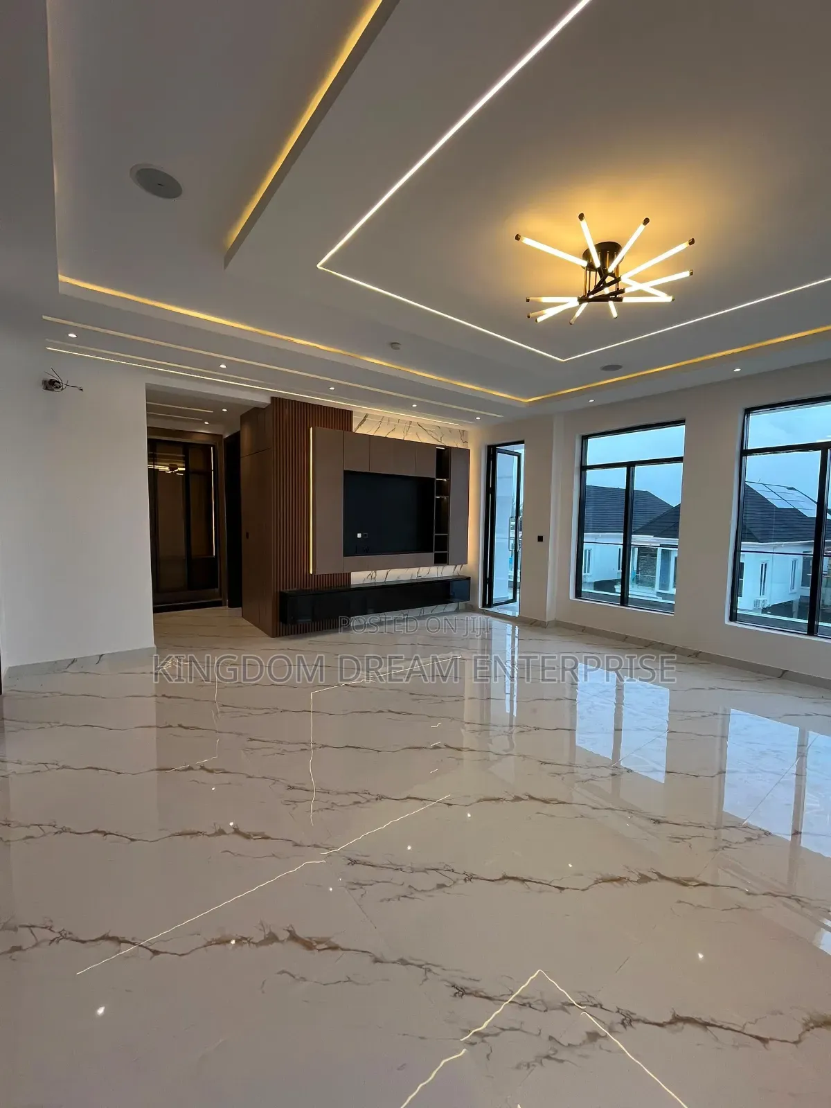 5bdrm Duplex in Ikota Lekki Lagos for sale
