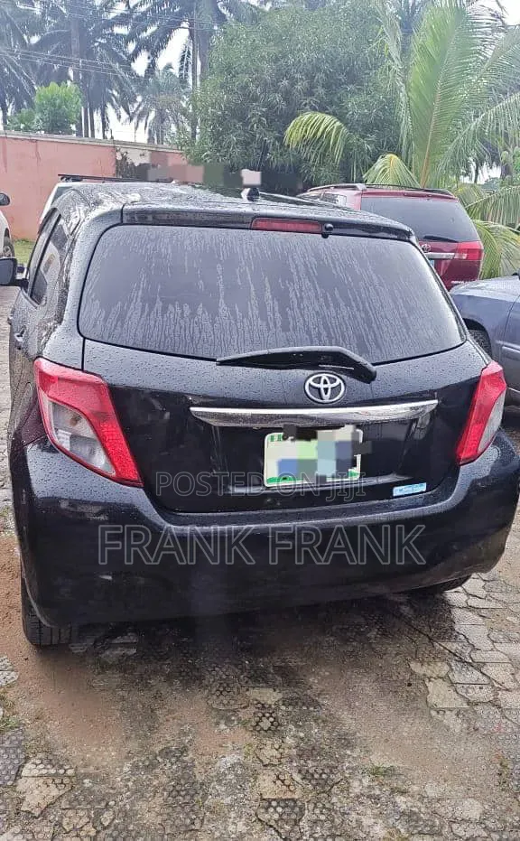 Toyota Yaris 2013 Black